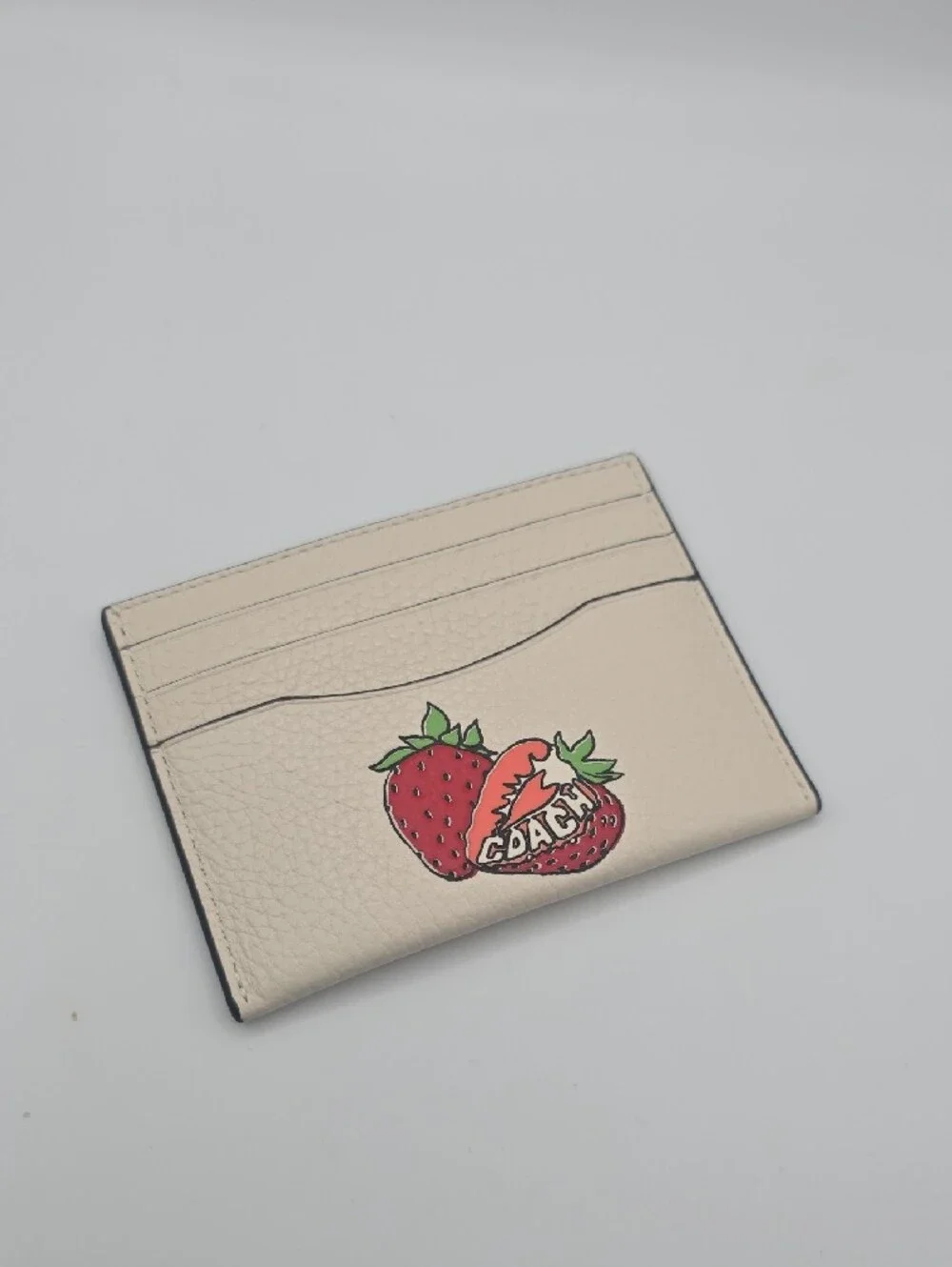 Coach Cream & Red Strawberry Logo Leather 4 Slot Card/ID Holder (NWOT)✨️🍓✨️